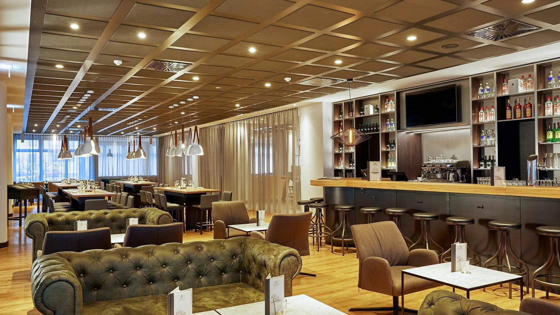 H4 Hotel Leipzig 4*,